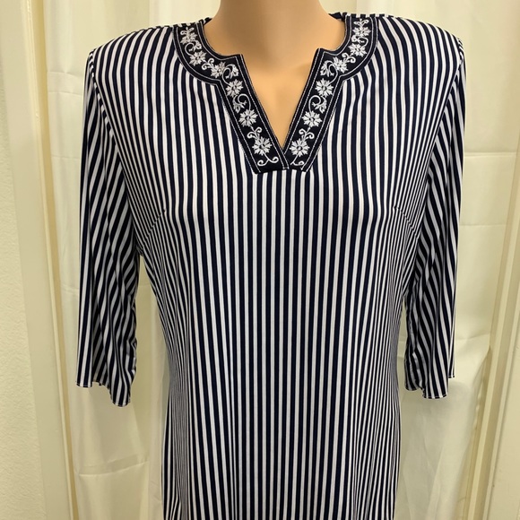 Blue white stripes blouse - Picture 2 of 4